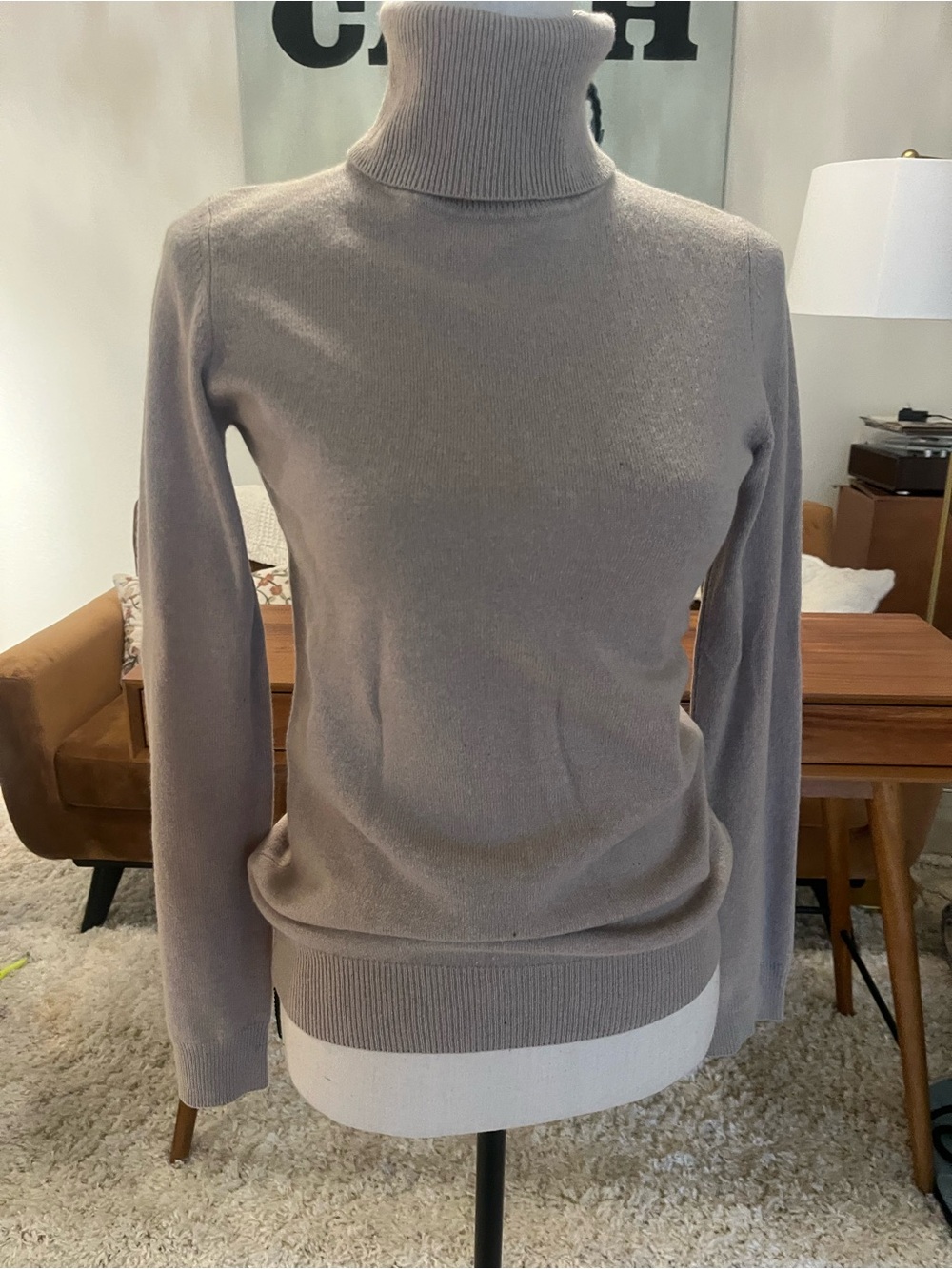 Like new Uniqlo cashmere turtleneck sweater Size S